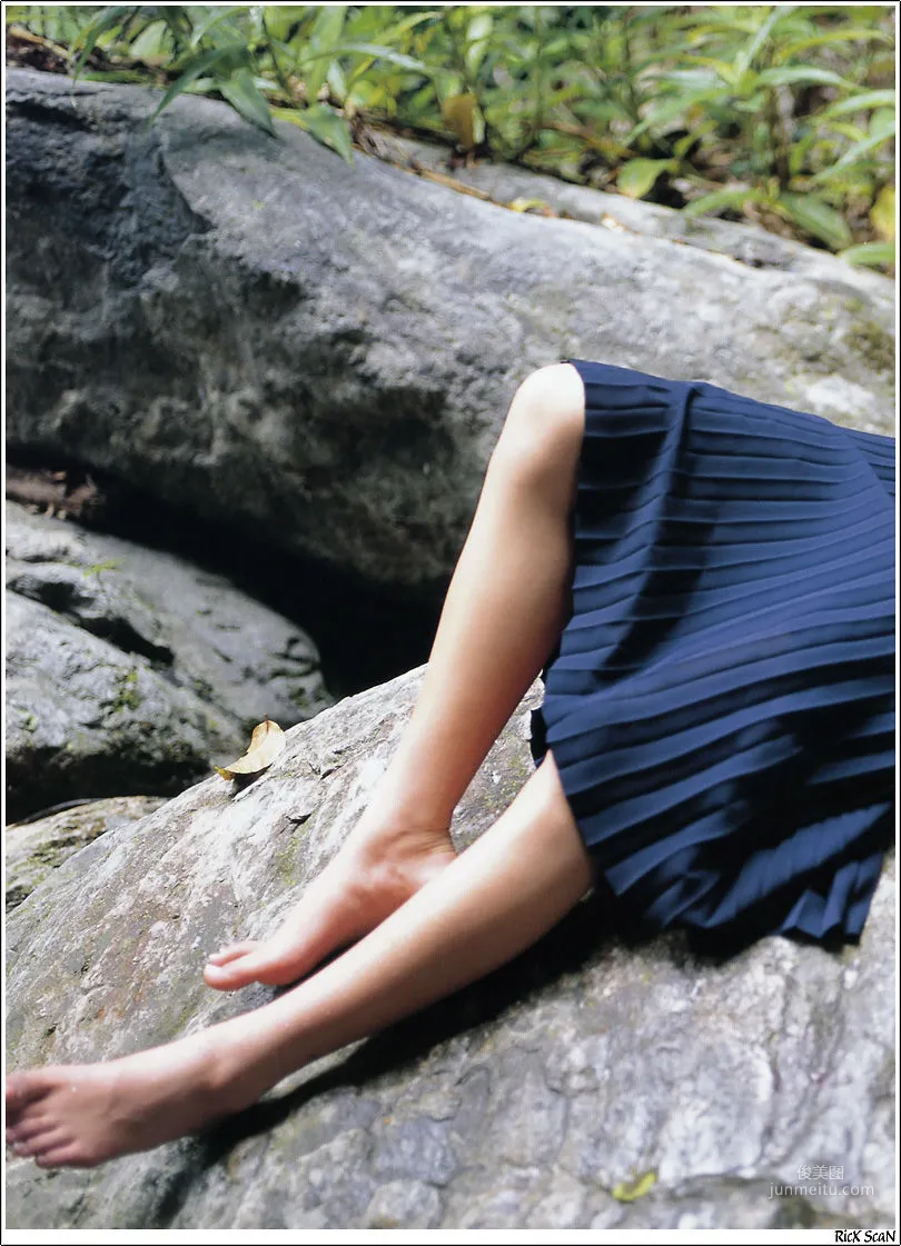 戸田恵梨香《Nature》 [Photobook] 写真集10