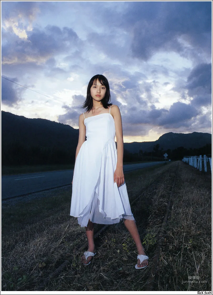 戸田恵梨香《Nature》 [Photobook] 寫真集 106
