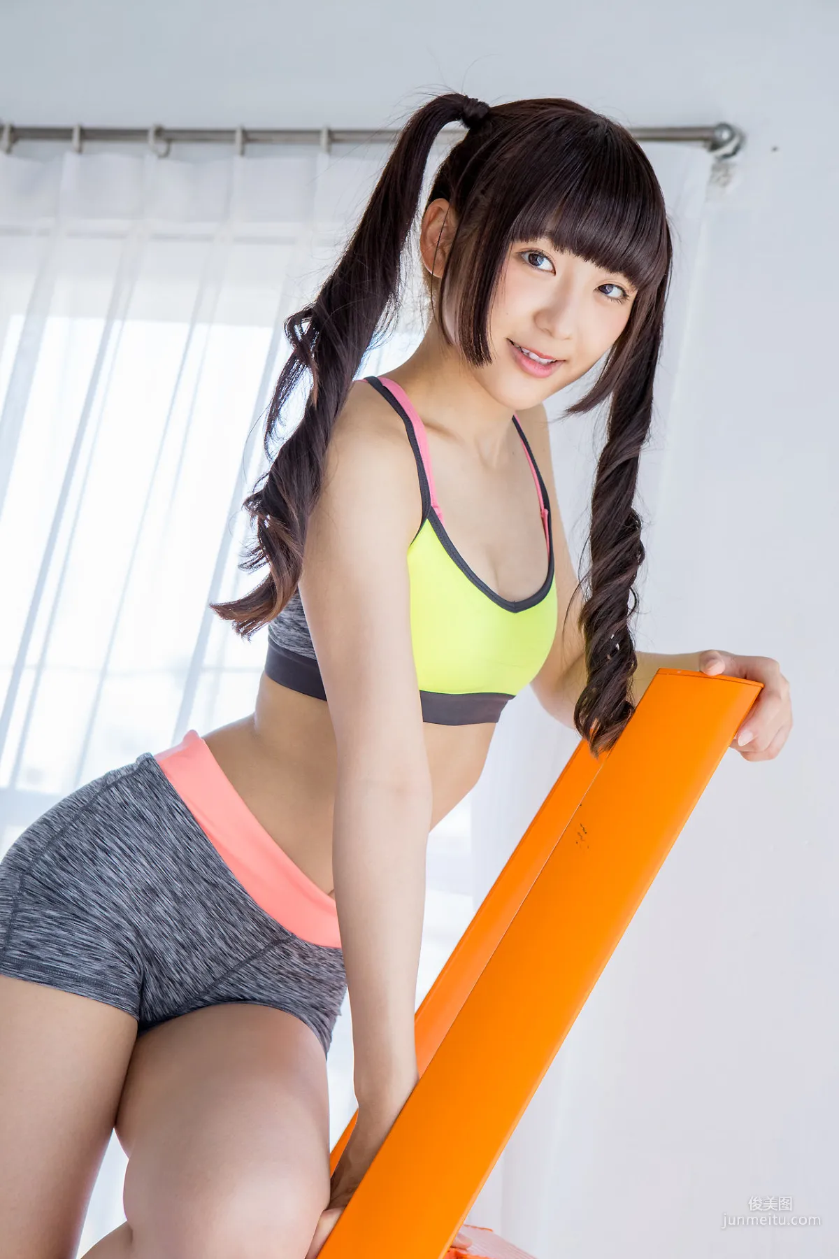 高梨あい《雙馬尾健身+背心系列》 [Minisuka.tv] 寫真集 16