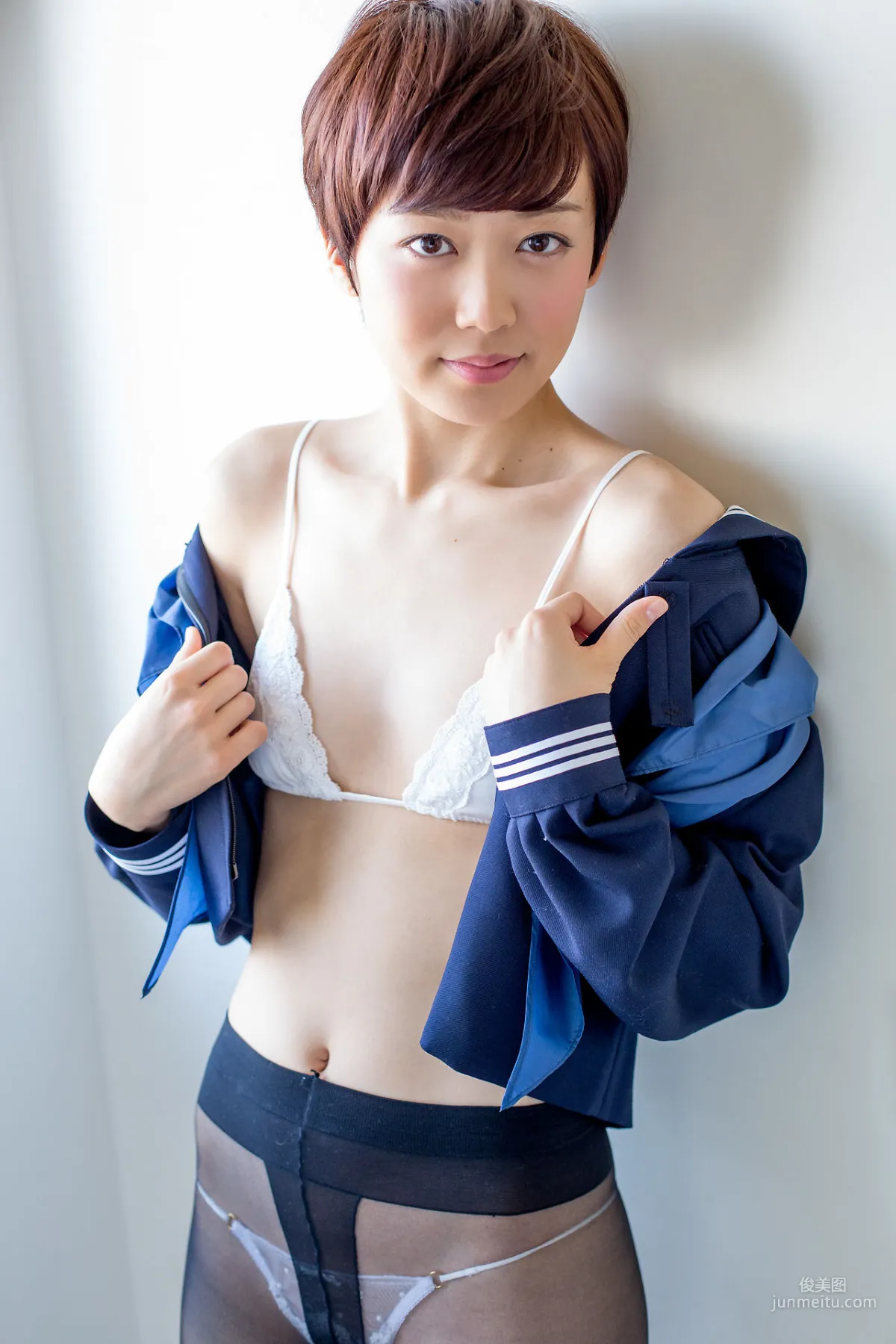 西野小春《黑絲制服+大膽誘惑》 [Minisuka.tv] 寫真集 18