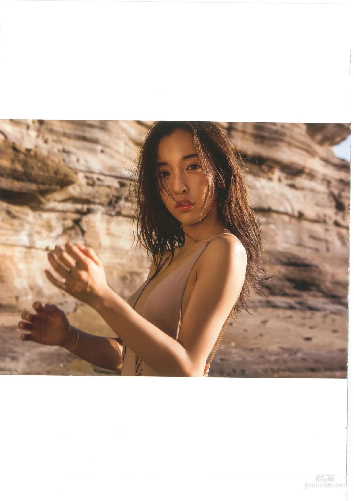 板野友美《release》 [PhotoBook] 写真集125