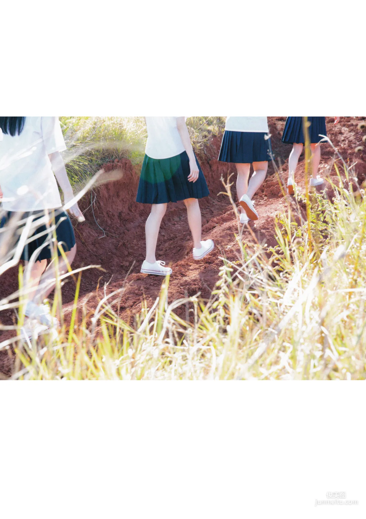 乃木坂46《極品正統清純少女組合》 [PhotoBook] 寫真集 96