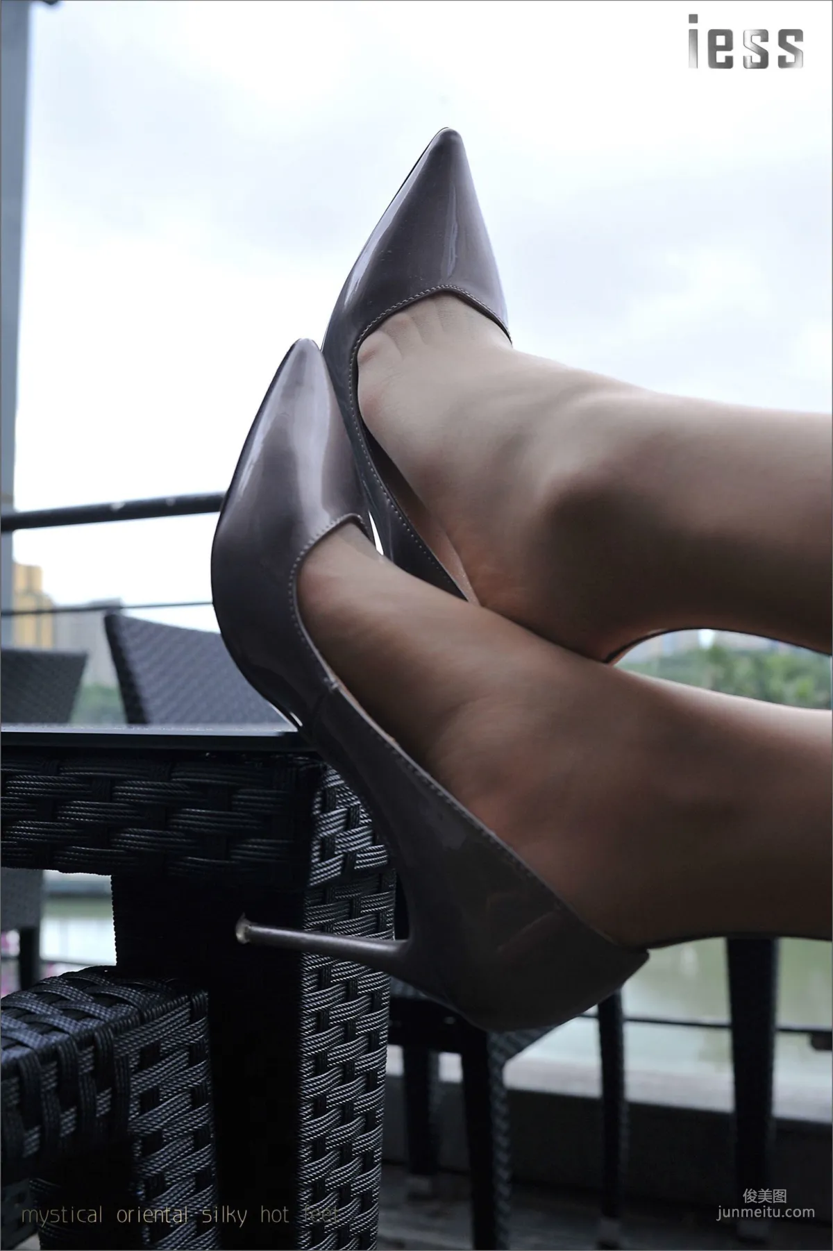 Silk Stockings Bento 025 Xiao Xue Professional White-Collar Flesh Stockings and Thin High Heels II [IESS] Photo Set photo 34