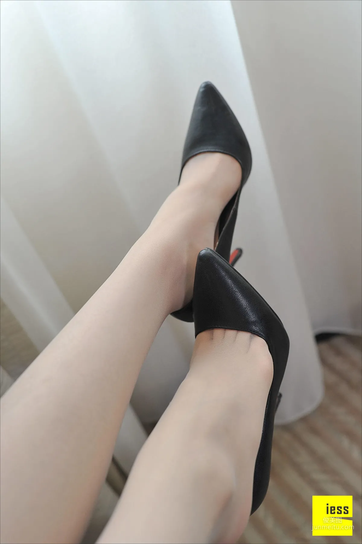 Silk Stockings Bento 030 Zhang Xinyue "Meat Stockings Beautiful Feet Toe-Revealing High Heels" [IESS] Photo Set photo 41