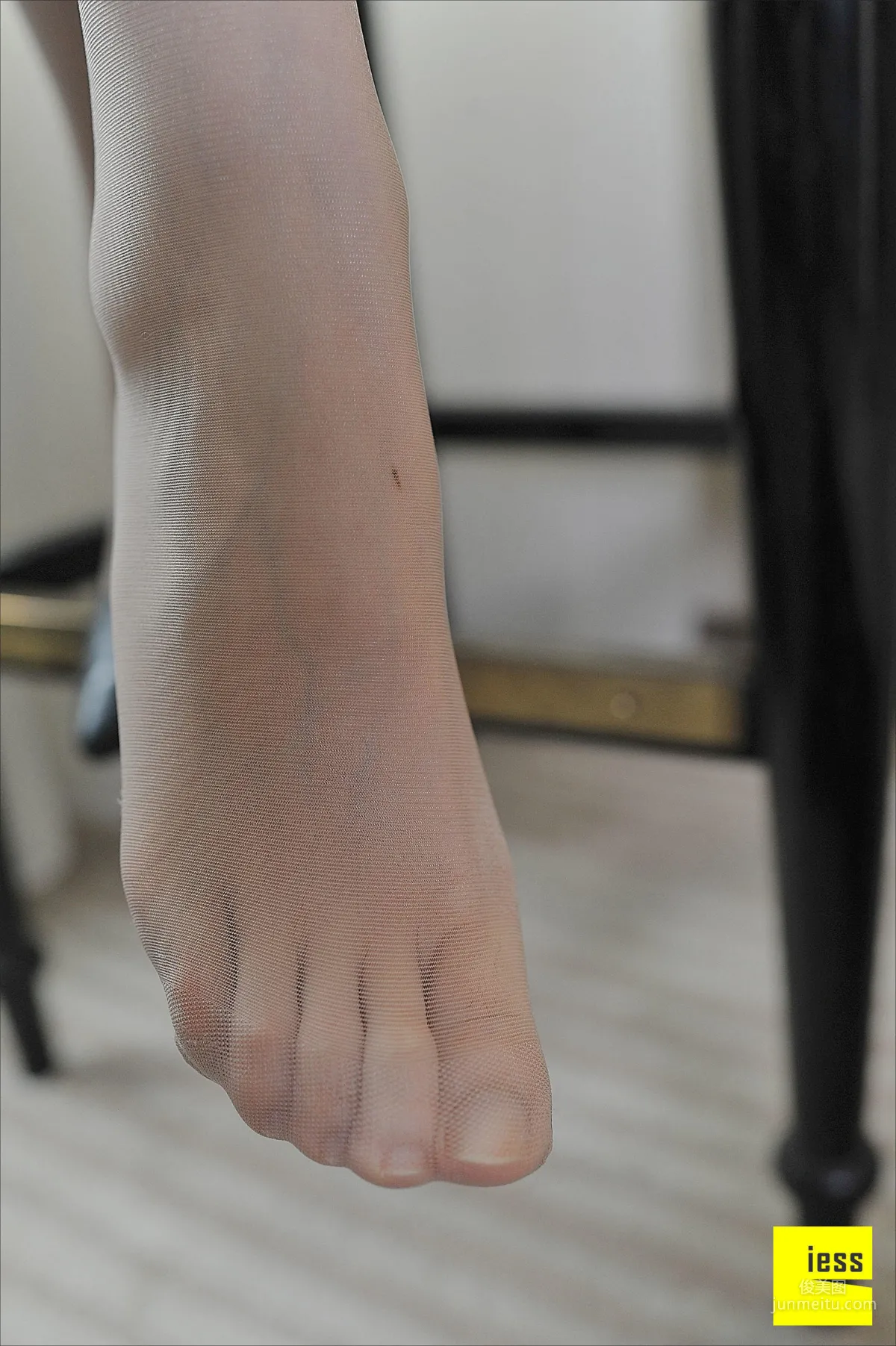 丝足便当002 佳佳 《肉丝黑高跟》[IESS异思趣向] 写真集10
