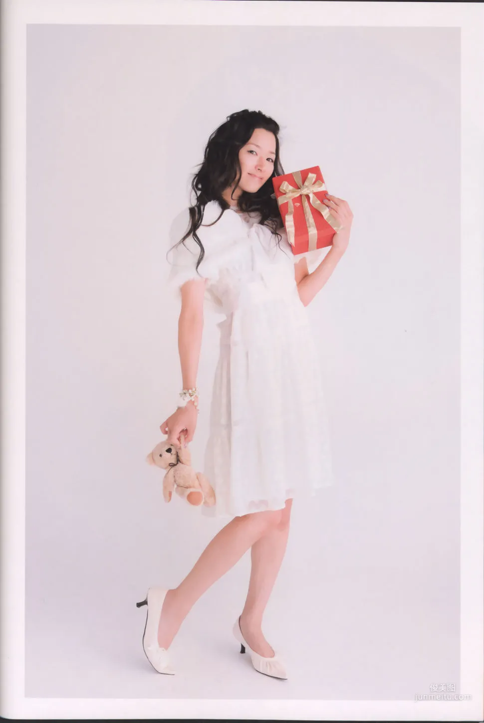 Rie Tanaka, Irodo Ri E [PhotoBook] Photo Set photo 11