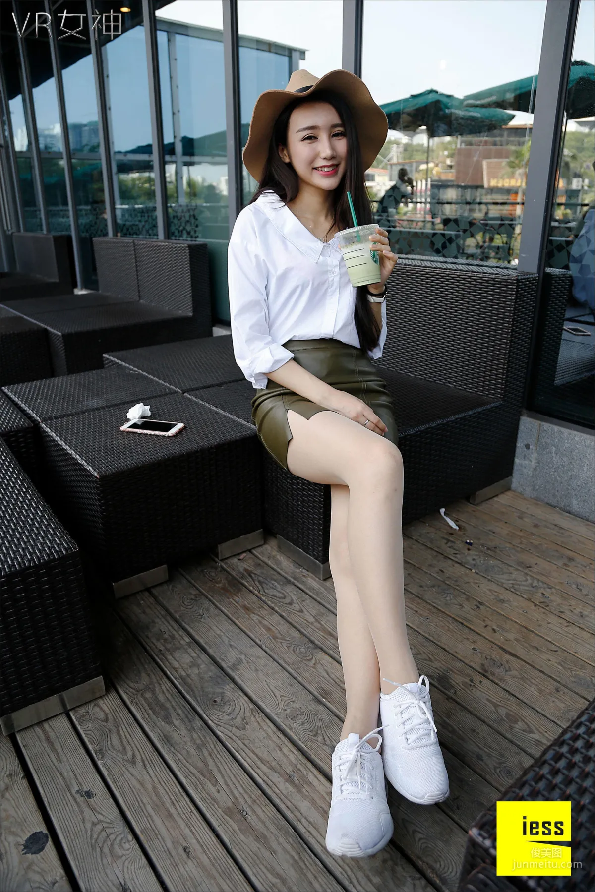 Sasa: IESS No. 004 photo 5
