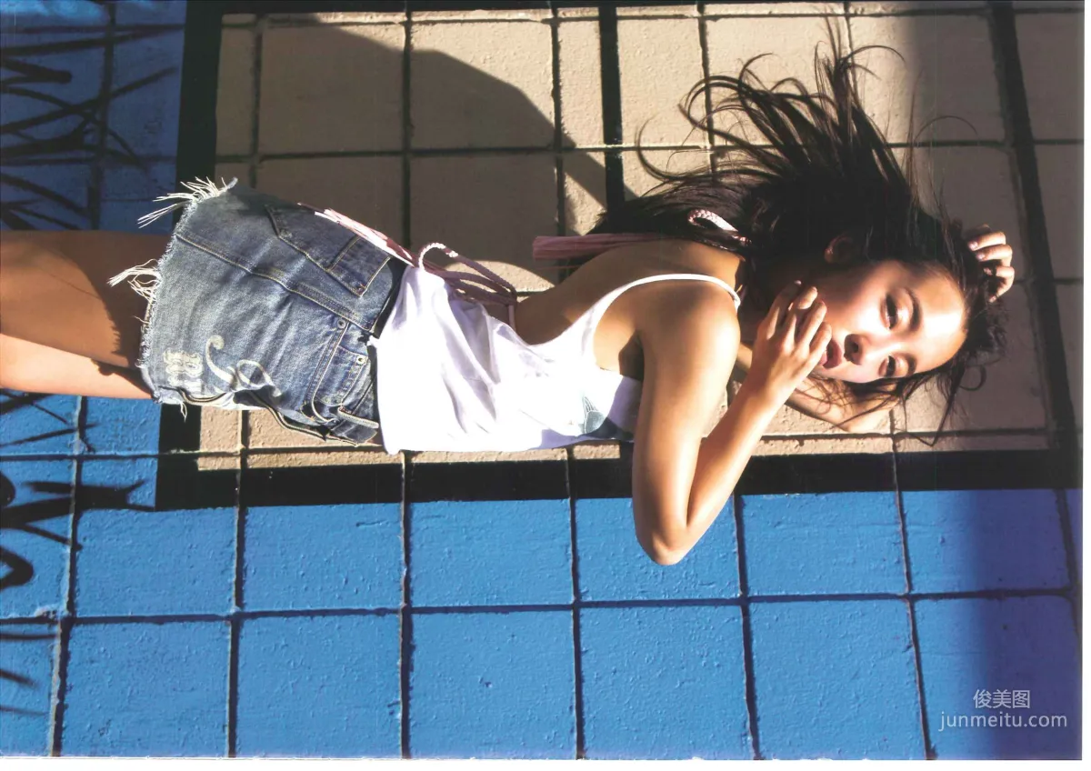 板野友美《release》 [PhotoBook] 写真集39