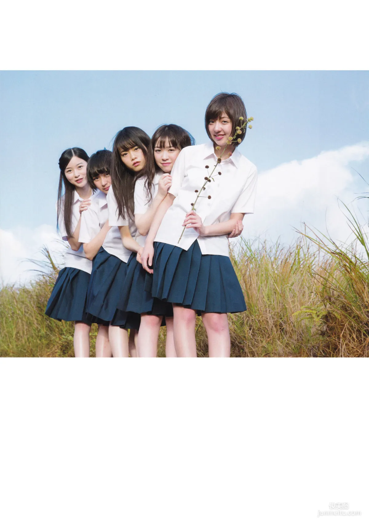 乃木坂46《極品正統清純少女組合》 [PhotoBook] 寫真集 105