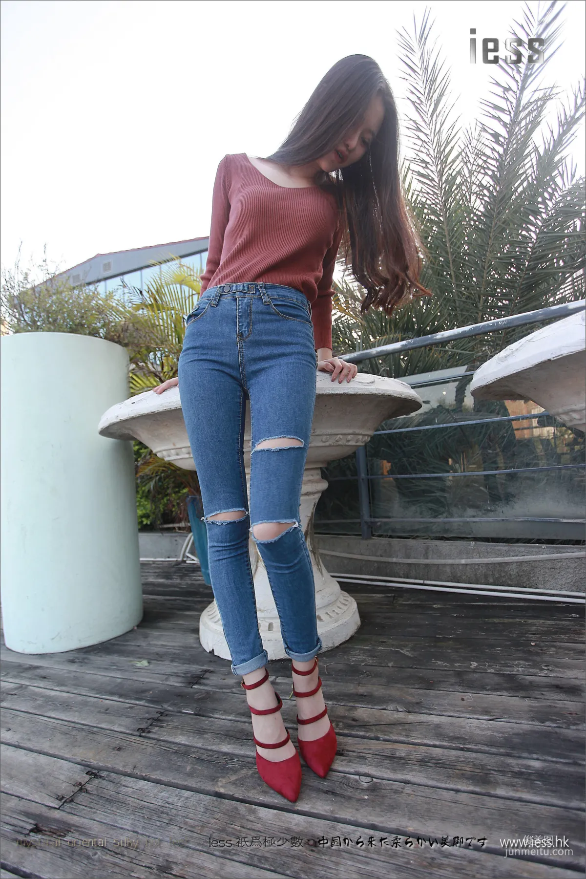 Silk Stockings Bento 102 Jia Ye, Fairy Brand Jeans and High Heels with Flesh Stockings [IESS] Photo Set photo 30