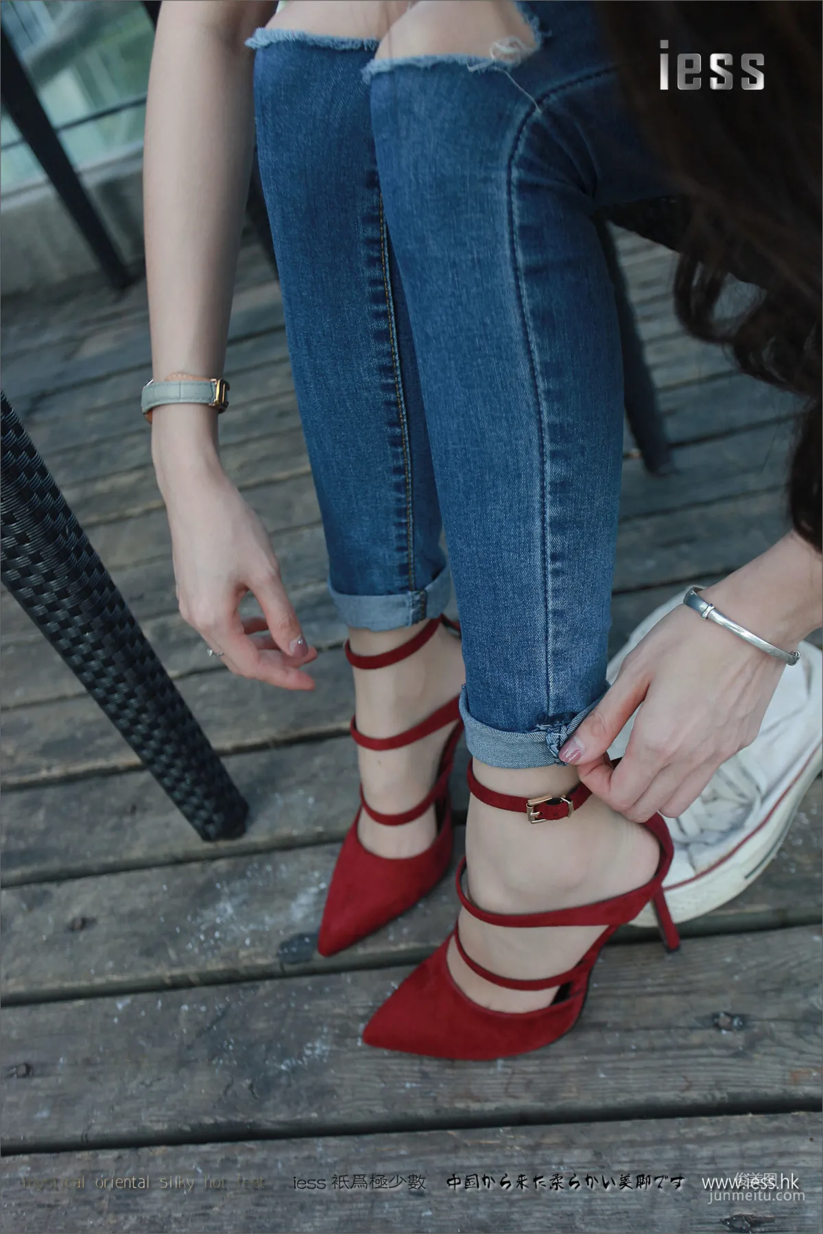 Silk Stockings Bento 102 Jia Ye, Fairy Brand Jeans and High Heels with Flesh Stockings [IESS] Photo Set photo 17