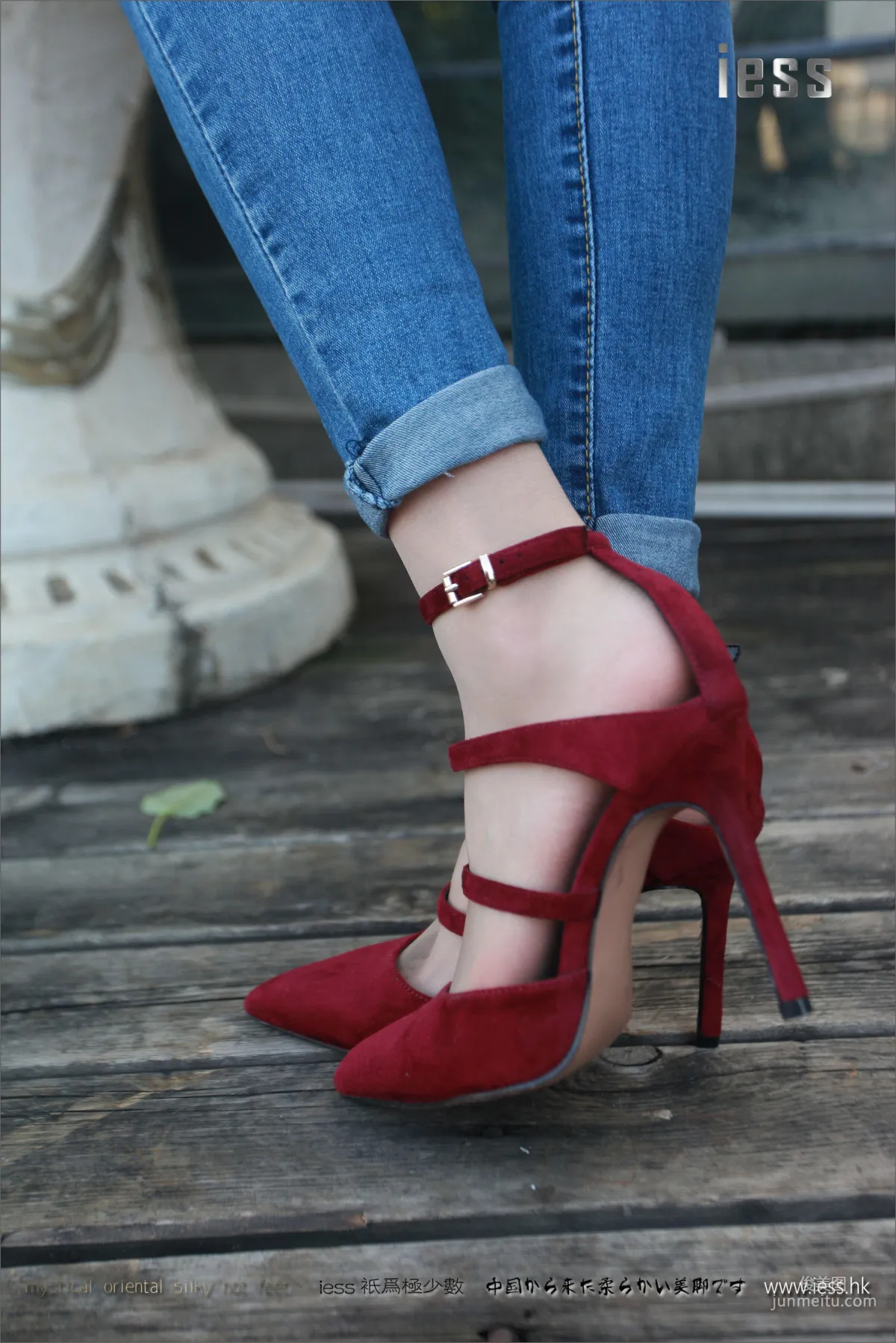 Silk Stockings Bento 102 Jia Ye, Fairy Brand Jeans and High Heels with Flesh Stockings [IESS] Photo Set photo 49