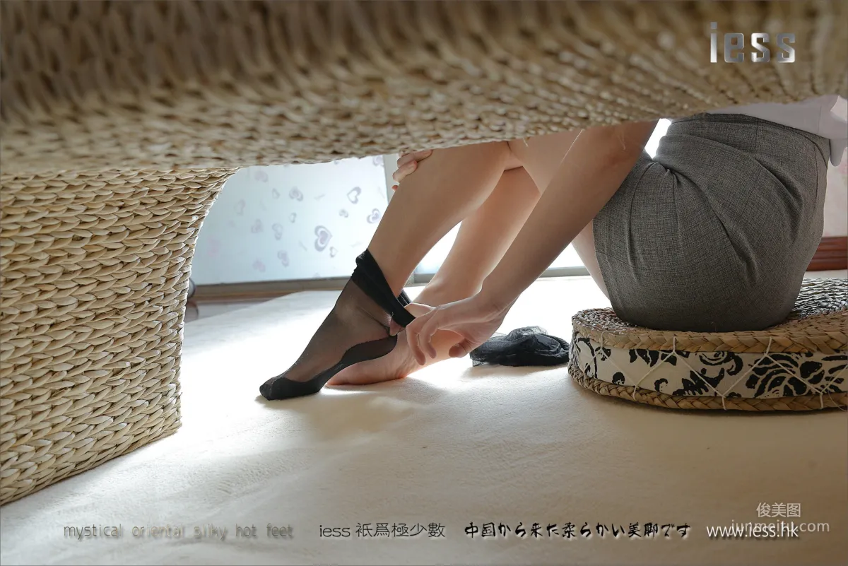 Silk Stockings Bento 111 Xiao Xi, Stockings Off Continuous Photos [IESS] Photo Set photo 23