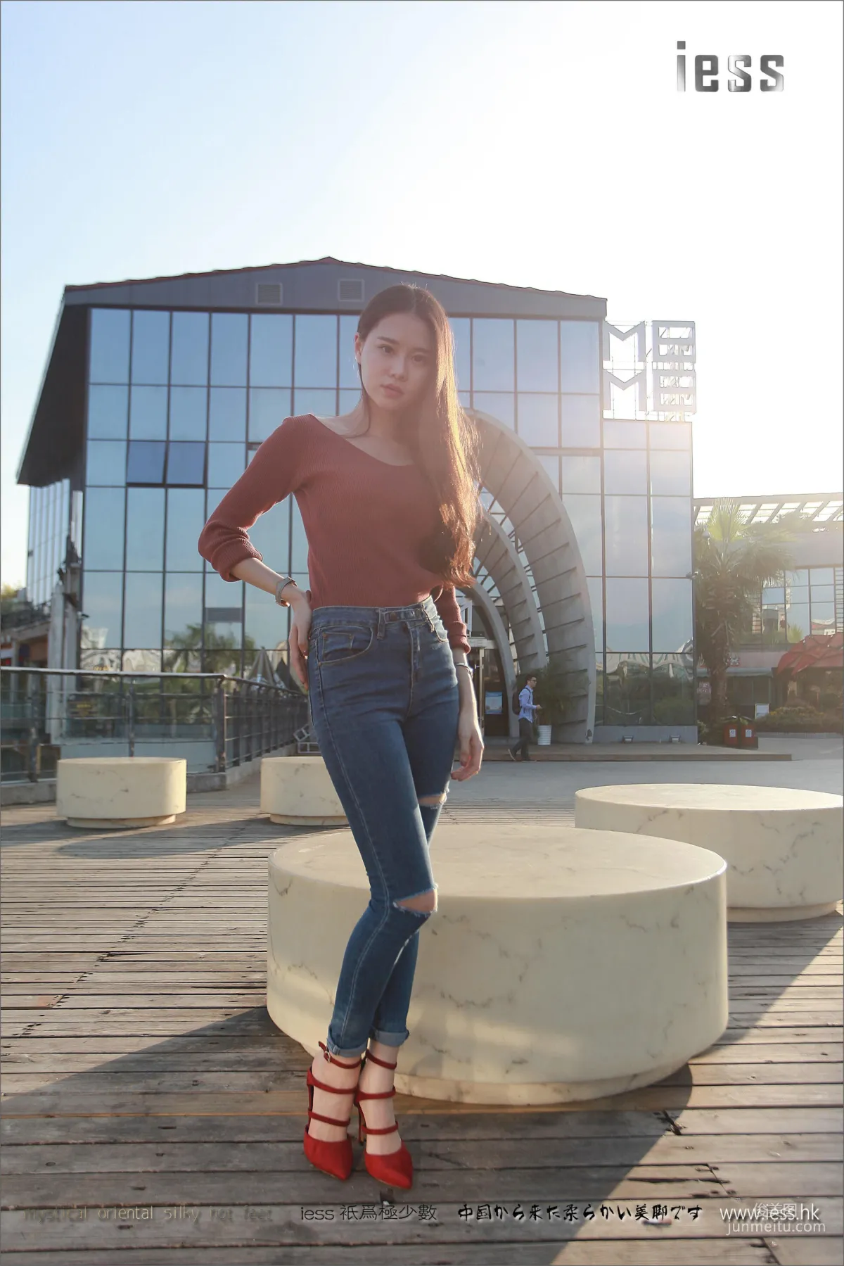 Silk Stockings Bento 102 Jia Ye, Fairy Brand Jeans and High Heels with Flesh Stockings [IESS] Photo Set photo 72