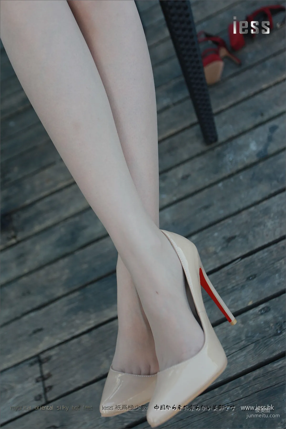 Silk Feet Bento 075 Jia Jia Jia Jia's Ultra-Sheer Flesh Stockings [IESS] Photo Set photo 2
