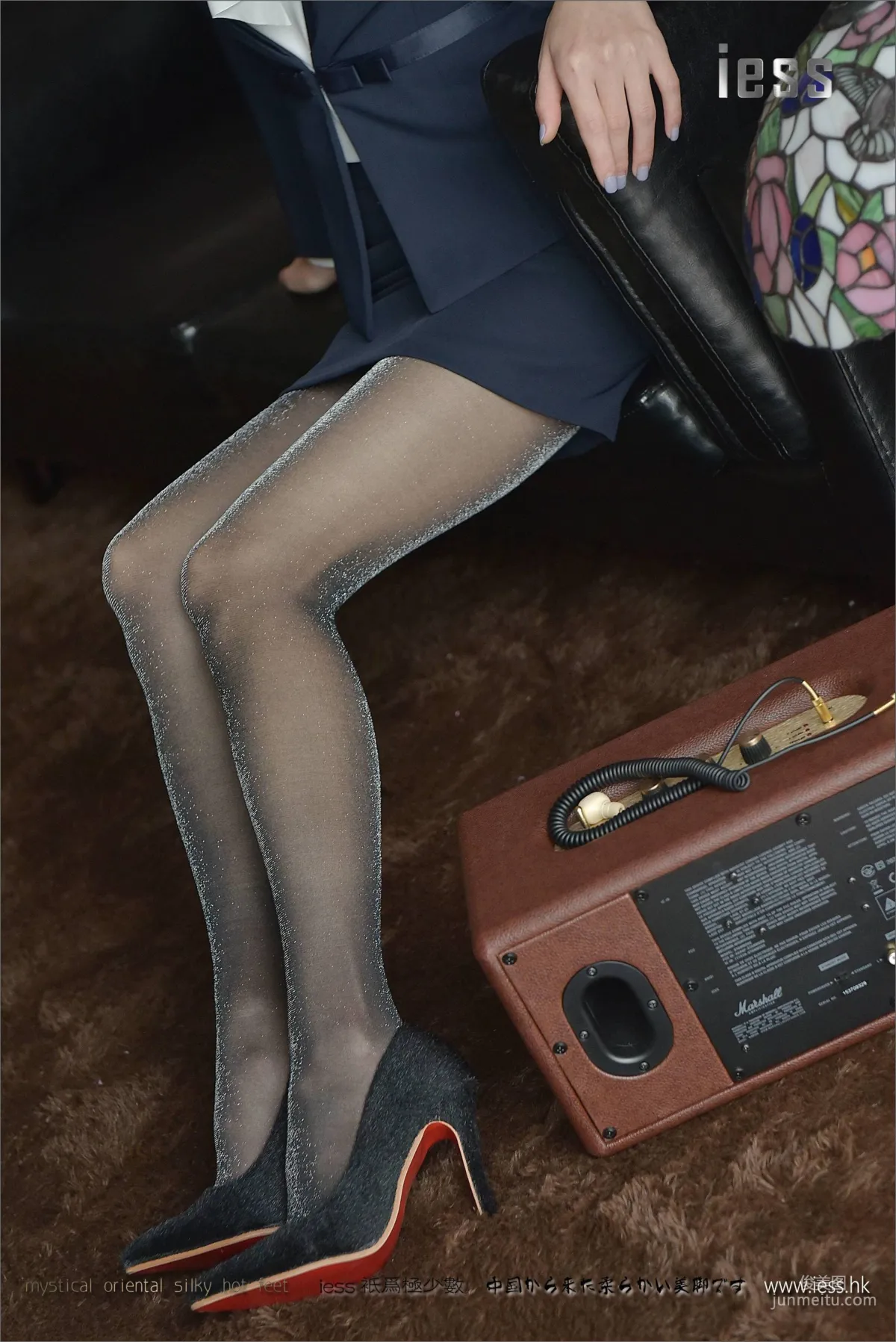 Silk Stockings Bento 106 Xiao Liu Silver Sparkle Stockings Under Uniform [IESS] Photo Set photo 16
