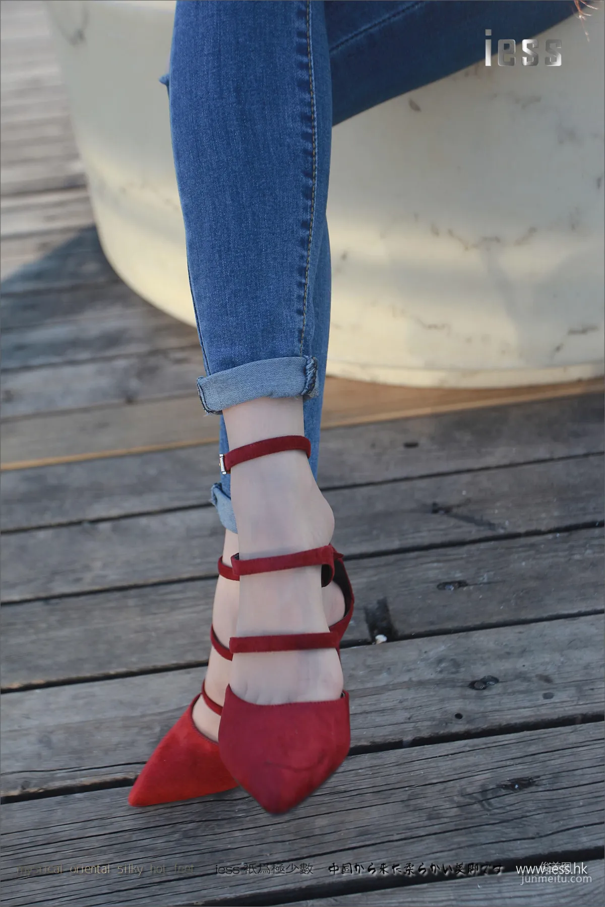 Silk Stockings Bento 102 Jia Ye, Fairy Brand Jeans and High Heels with Flesh Stockings [IESS] Photo Set photo 91