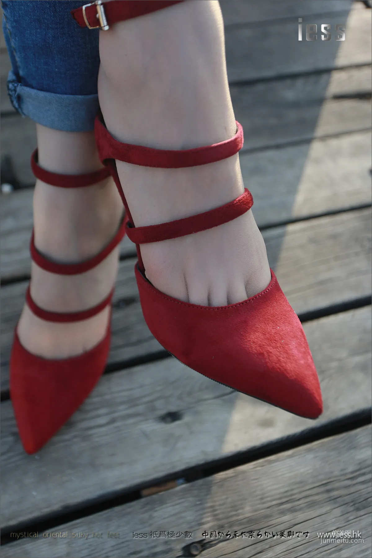 Silk Stockings Bento 102 Jia Ye, Fairy Brand Jeans and High Heels with Flesh Stockings [IESS] Photo Set photo 84
