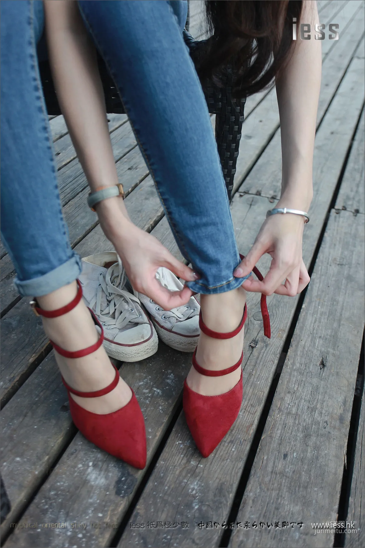 Silk Stockings Bento 102 Jia Ye, Fairy Brand Jeans and High Heels with Flesh Stockings [IESS] Photo Set photo 15