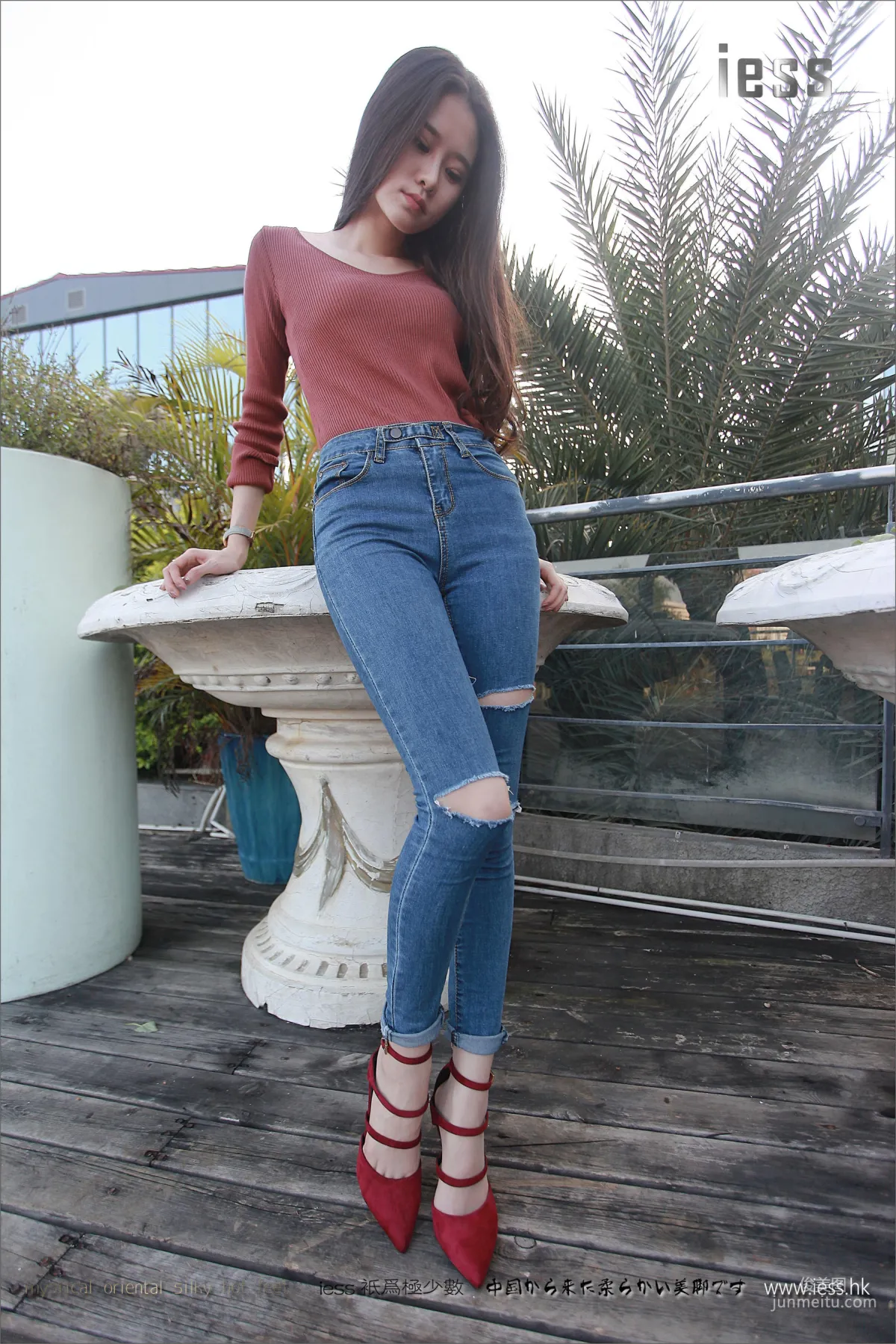 Silk Stockings Bento 102 Jia Ye, Fairy Brand Jeans and High Heels with Flesh Stockings [IESS] Photo Set photo 26