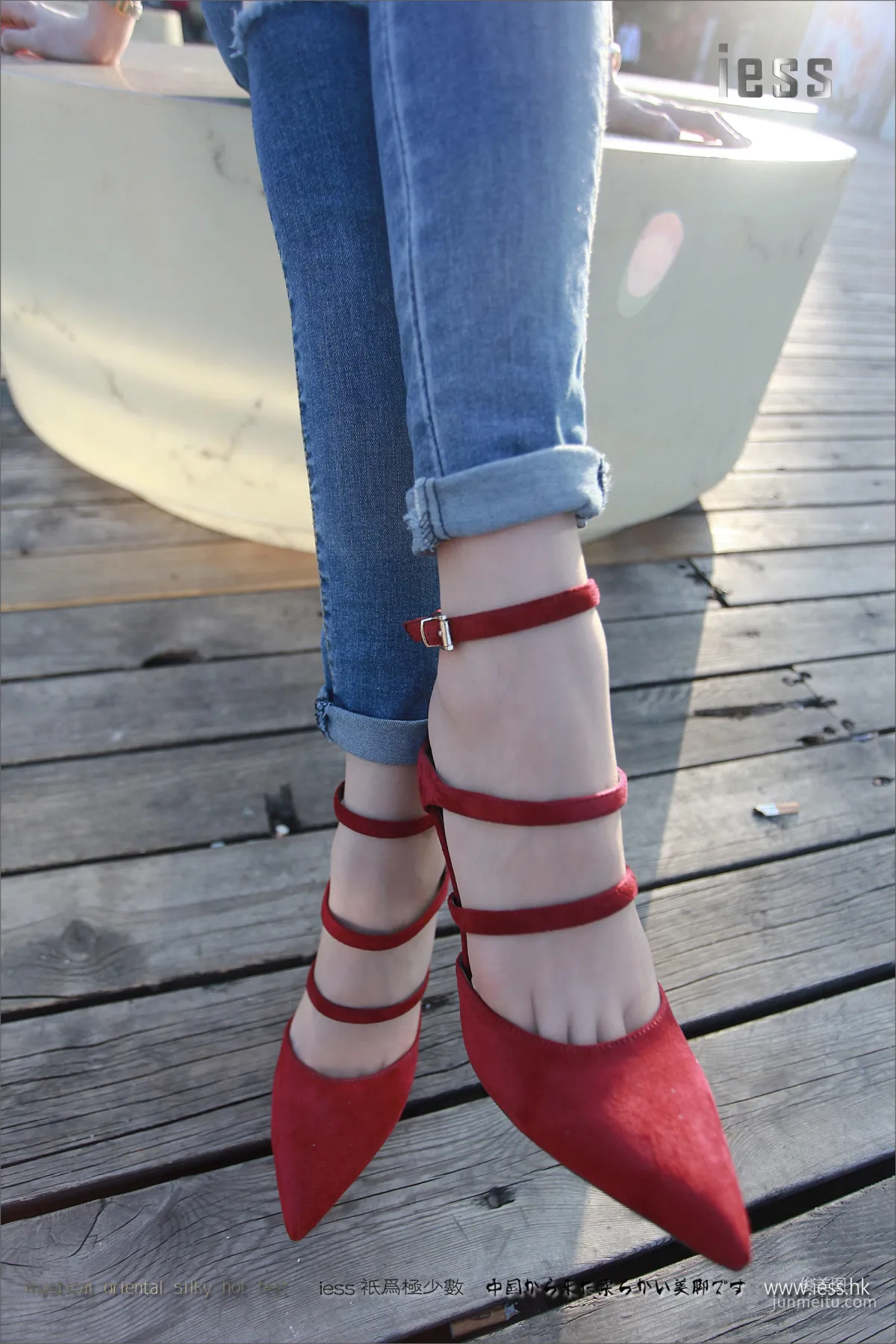 Silk Stockings Bento 102 Jia Ye, Fairy Brand Jeans and High Heels with Flesh Stockings [IESS] Photo Set photo 82