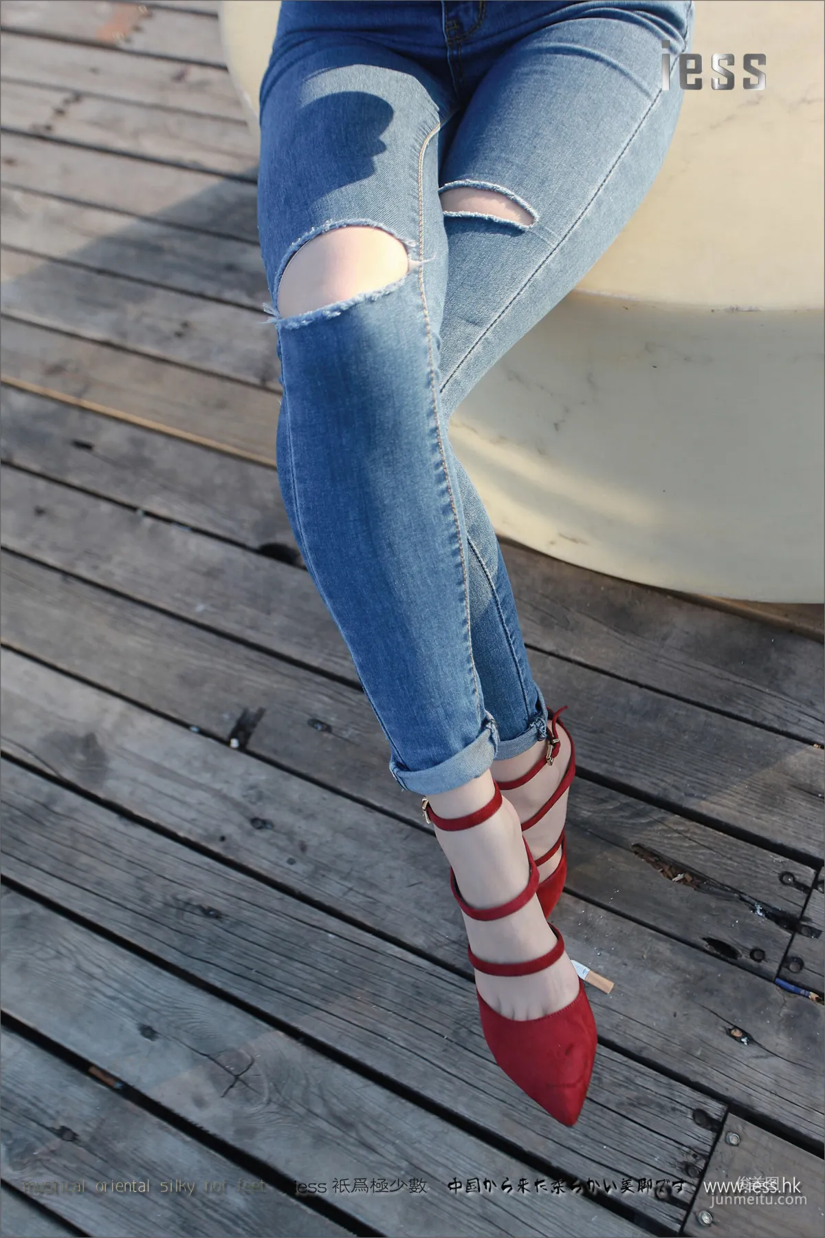Silk Stockings Bento 102 Jia Ye, Fairy Brand Jeans and High Heels with Flesh Stockings [IESS] Photo Set photo 98