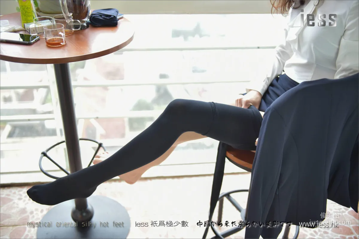 Silk Feet Bento 103 Xiao Liu, The Unsatisfied Thick Black Stockings [IESS] Photo Set photo 3