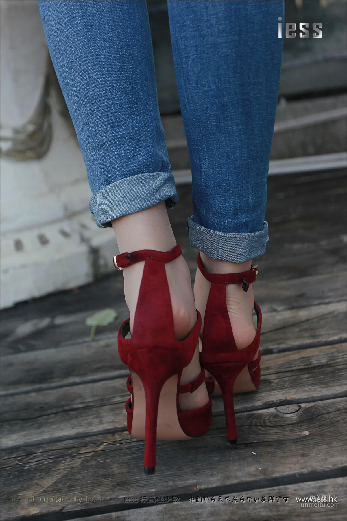 Silk Stockings Bento 102 Jia Ye, Fairy Brand Jeans and High Heels with Flesh Stockings [IESS] Photo Set photo 39