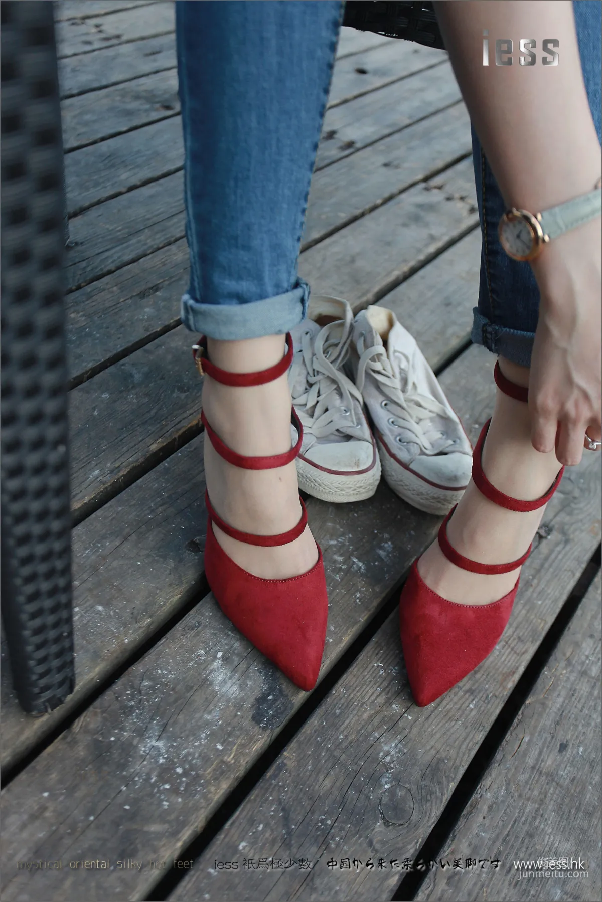 Silk Stockings Bento 102 Jia Ye, Fairy Brand Jeans and High Heels with Flesh Stockings [IESS] Photo Set photo 16