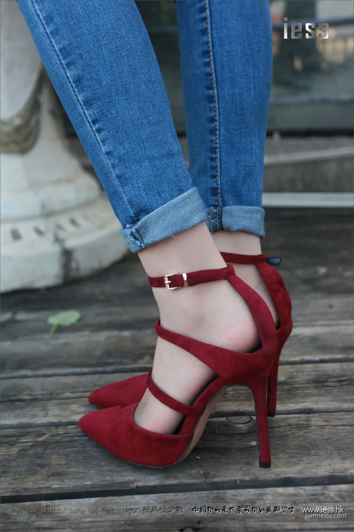 Silk Stockings Bento 102 Jia Ye, Fairy Brand Jeans and High Heels with Flesh Stockings [IESS] Photo Set photo 48