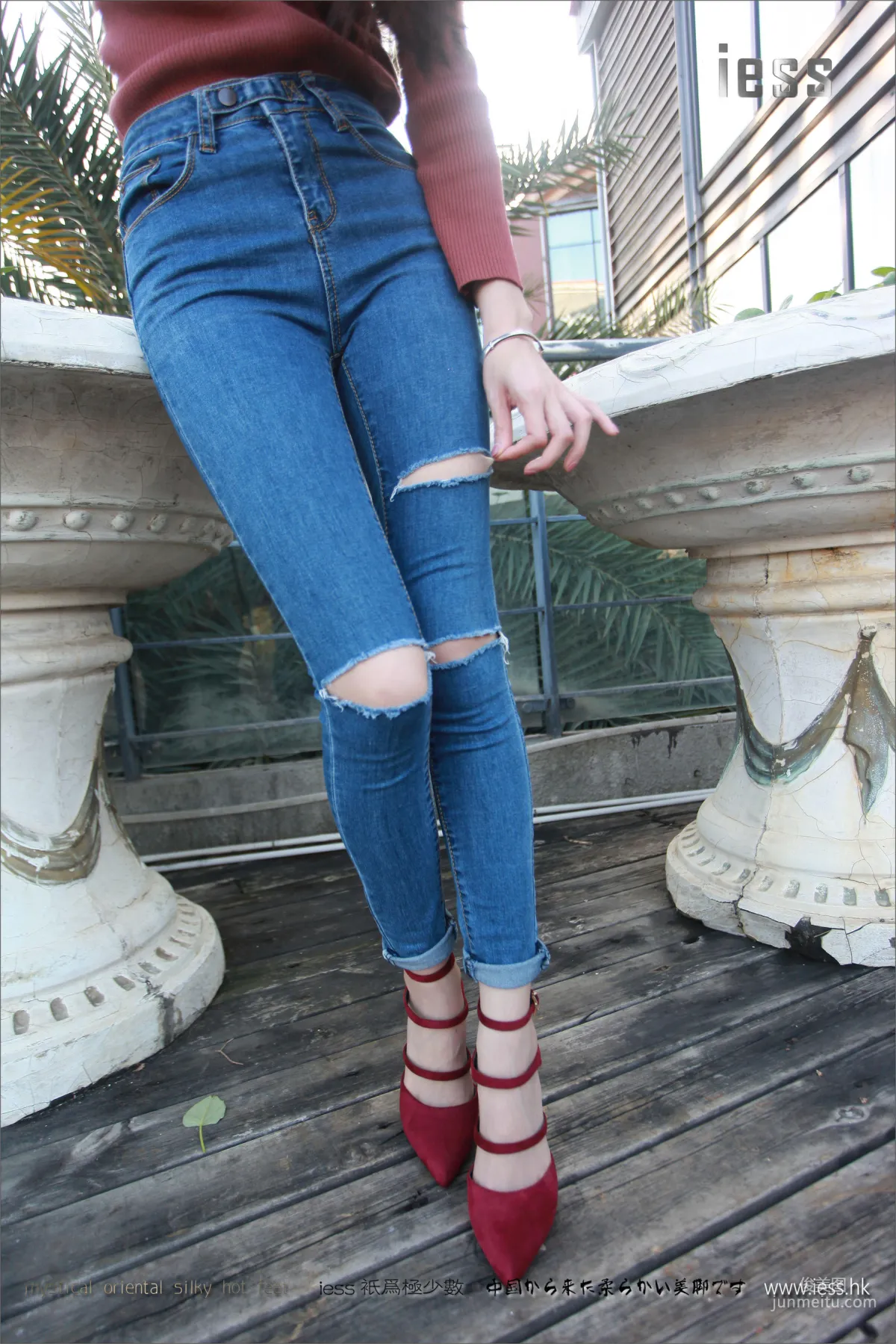 Silk Stockings Bento 102 Jia Ye, Fairy Brand Jeans and High Heels with Flesh Stockings [IESS] Photo Set photo 51