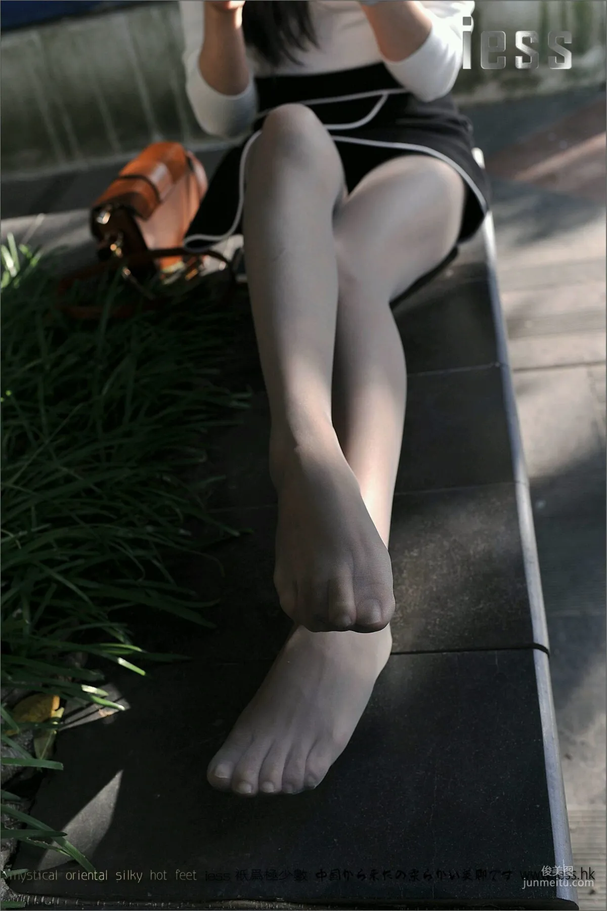 Silk Feet Bento 045 Xiao Xue, Amateur Xiao Xue's Outdoor Gray Stockings [IESS] Photo Set photo 49