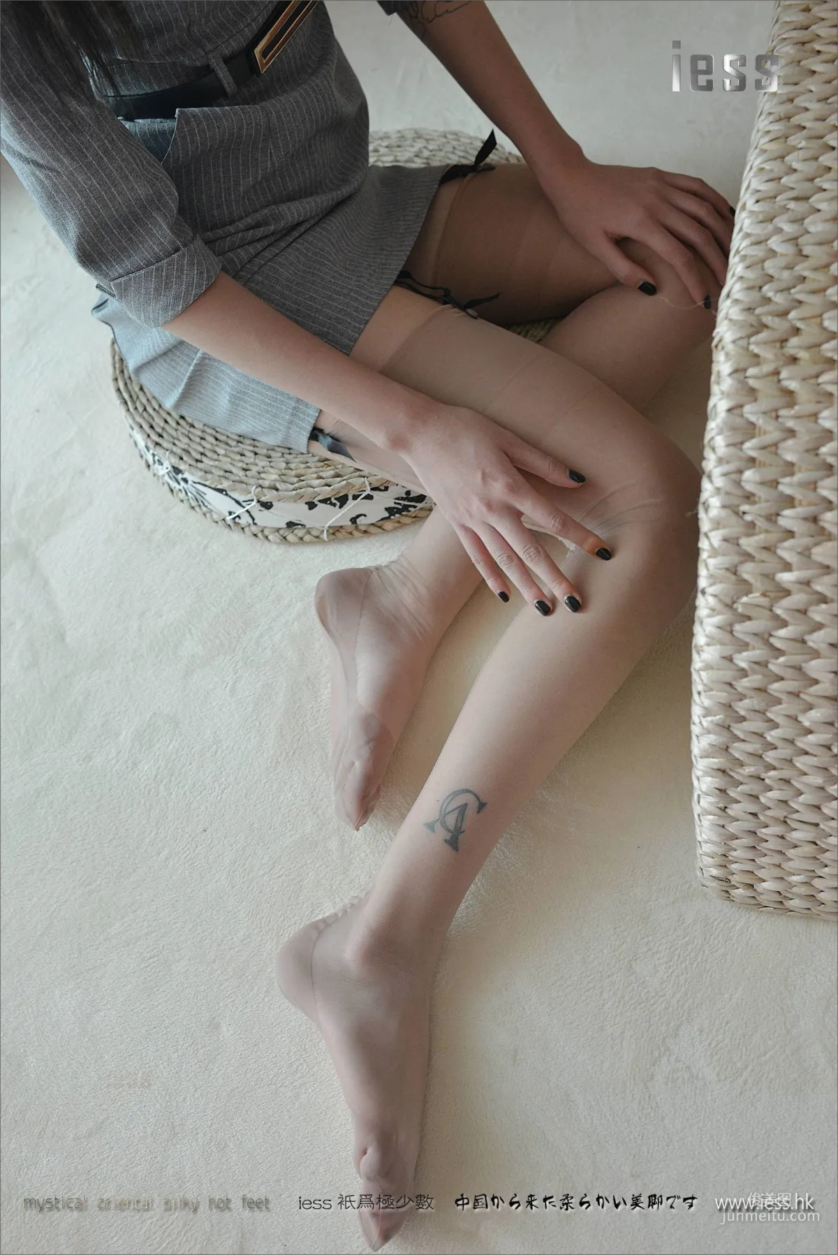 Silk Feet Bento 107 Xiao Xiao, Non-Stretch Pure Nylon Stockings [IESS] Photo Set photo 9