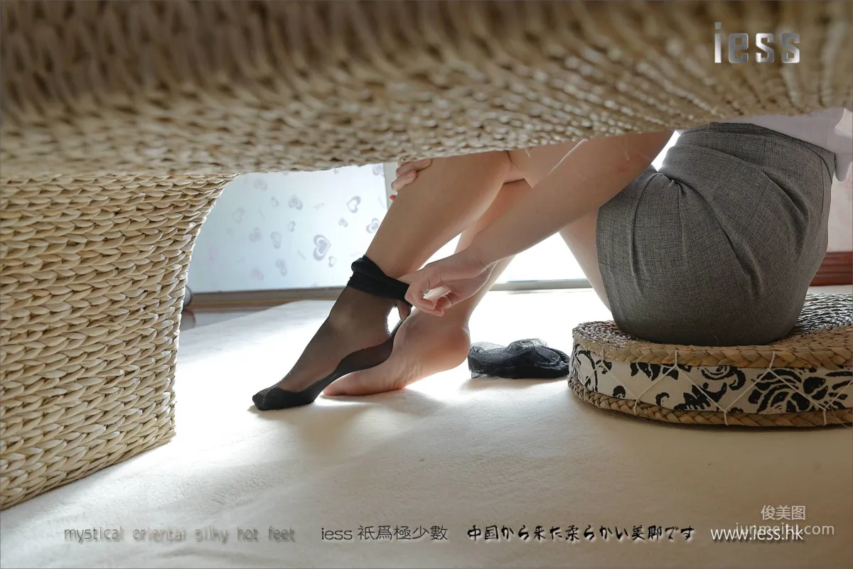 Silk Stockings Bento 111 Xiao Xi, Stockings Off Continuous Photos [IESS] Photo Set photo 22