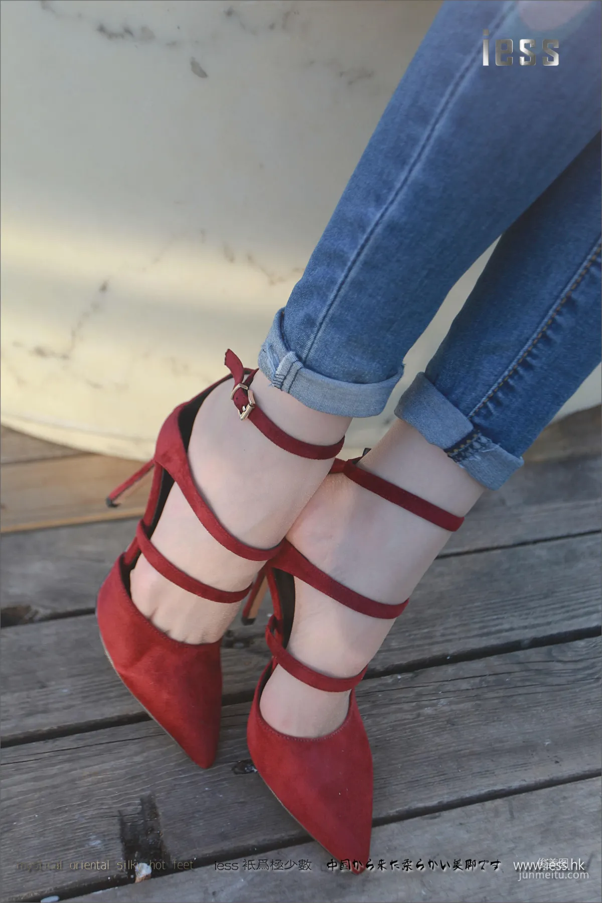 Silk Stockings Bento 102 Jia Ye, Fairy Brand Jeans and High Heels with Flesh Stockings [IESS] Photo Set photo 94