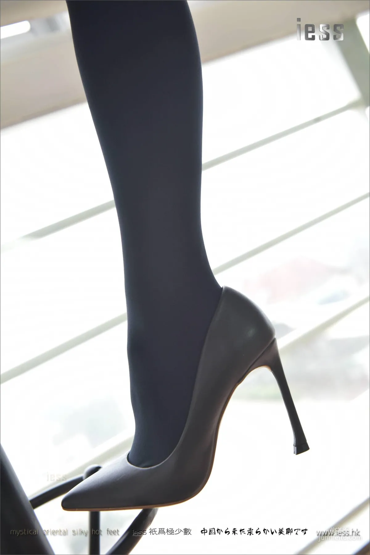 Silk Feet Bento 103 Xiao Liu, The Unsatisfied Thick Black Stockings [IESS] Photo Set photo 44