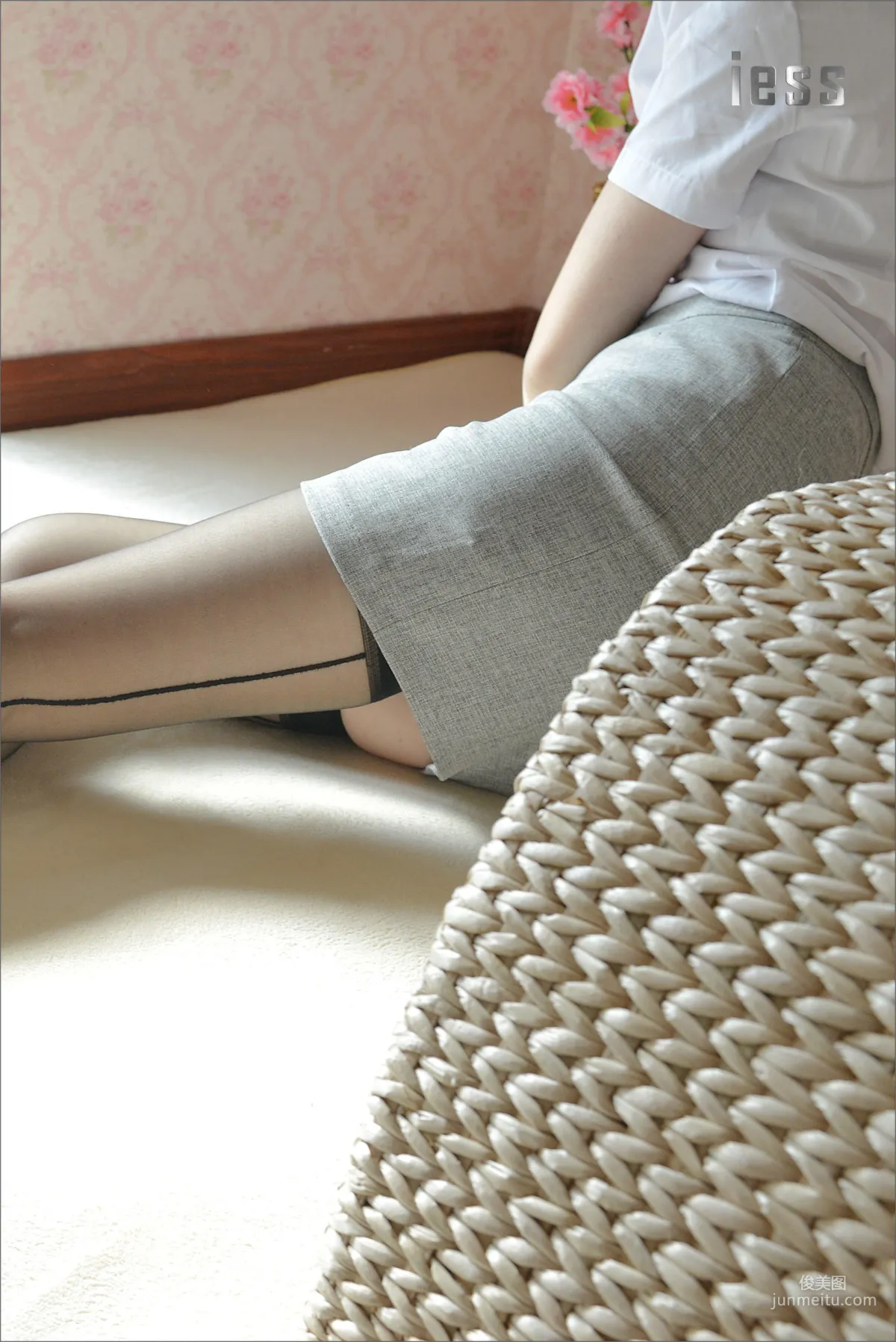 Silk Stockings Bento 069 Xiao Xi 《Warm Black Stockings Suspenders》 [IESS] Photo Set photo 22