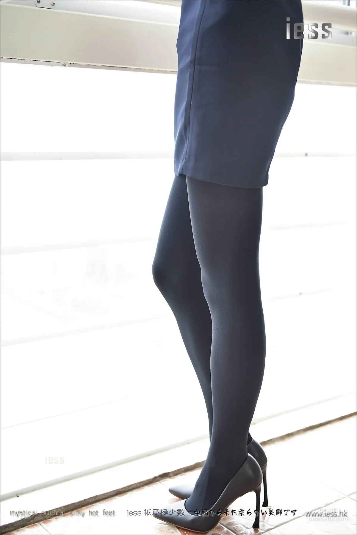 Silk Feet Bento 103 Xiao Liu, The Unsatisfied Thick Black Stockings [IESS] Photo Set photo 33