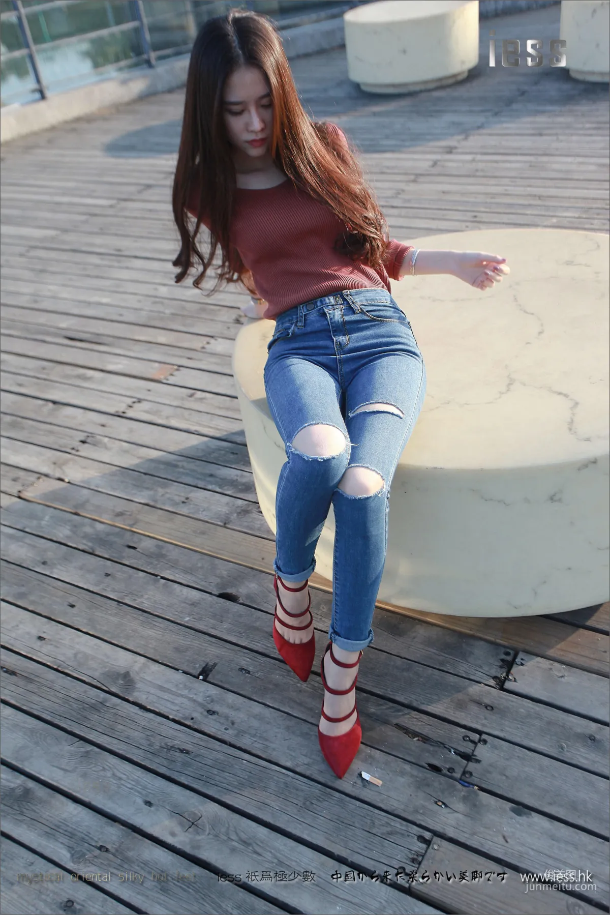 Silk Stockings Bento 102 Jia Ye, Fairy Brand Jeans and High Heels with Flesh Stockings [IESS] Photo Set photo 96