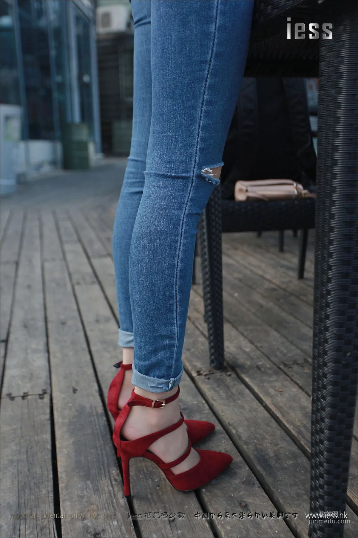 Silk Stockings Bento 102 Jia Ye, Fairy Brand Jeans and High Heels with Flesh Stockings [IESS] Photo Set photo 20