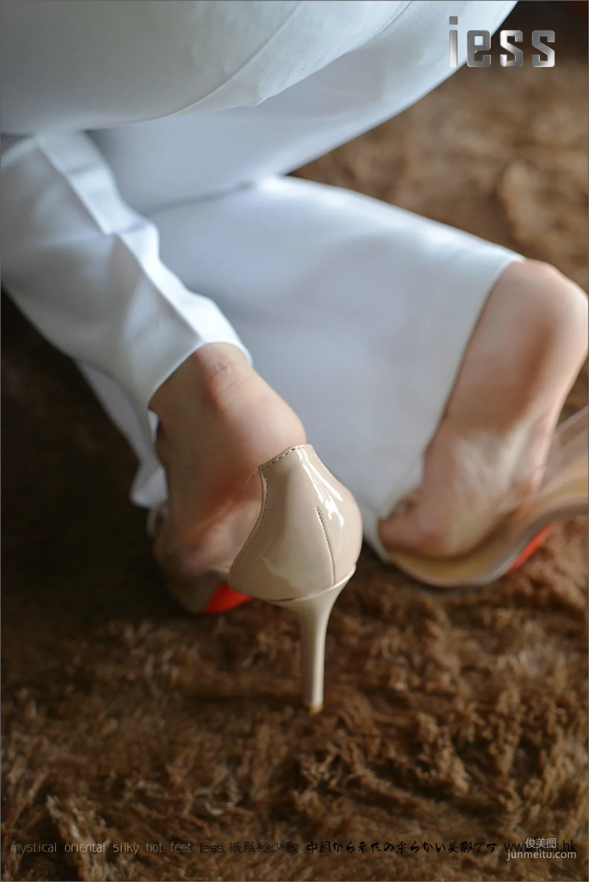 Silk Feet Bento 058 Xuan Nian Collection - Bare Feet High Heels [IESS] Photo Set photo 11