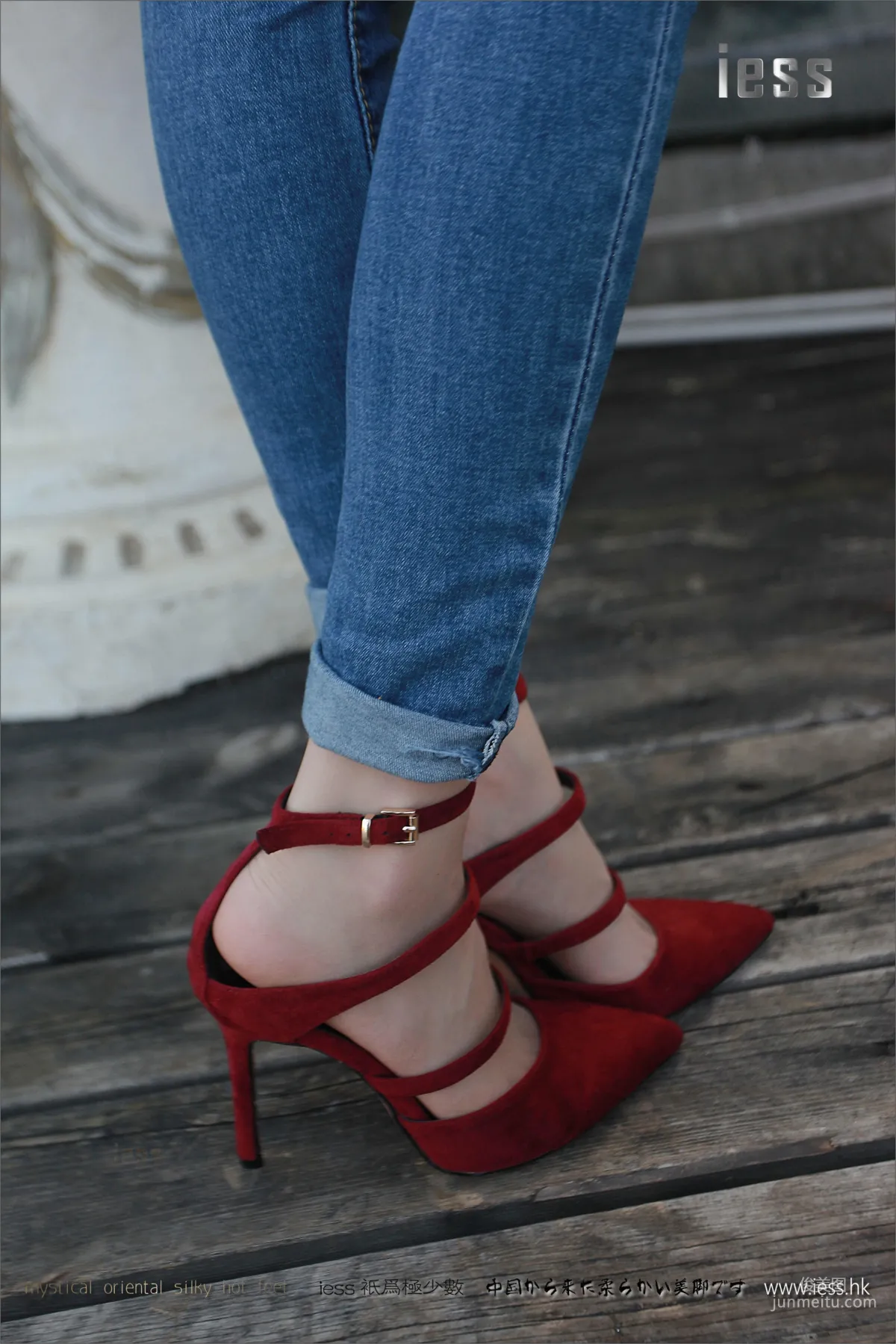Silk Stockings Bento 102 Jia Ye, Fairy Brand Jeans and High Heels with Flesh Stockings [IESS] Photo Set photo 37