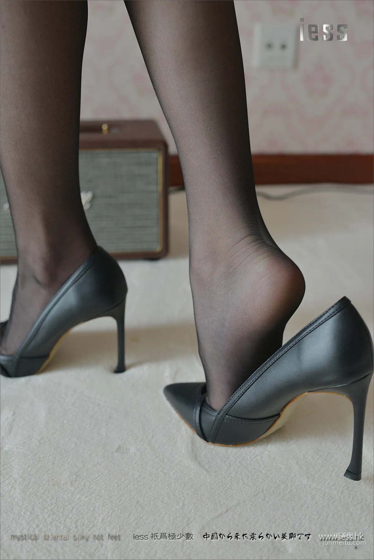 Silk Legs Bento 095 Xiao Xiao, Black Stockings Queen [IESS] Photo Set photo 74