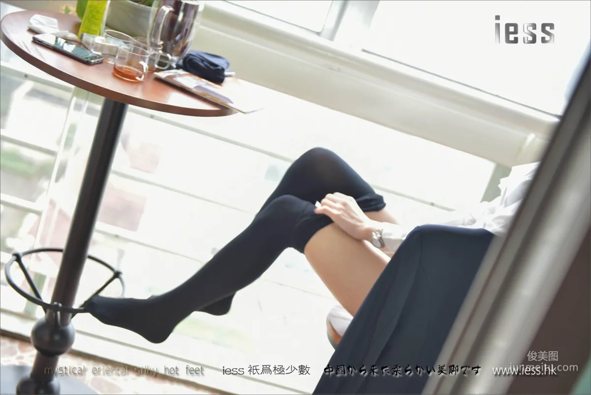 Silk Feet Bento 103 Xiao Liu, The Unsatisfied Thick Black Stockings [IESS] Photo Set photo 13