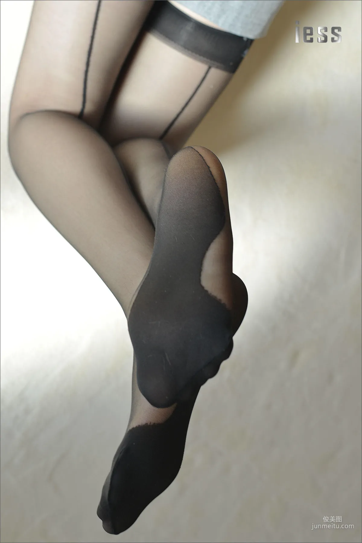 Silk Stockings Bento 069 Xiao Xi 《Warm Black Stockings Suspenders》 [IESS] Photo Set photo 48