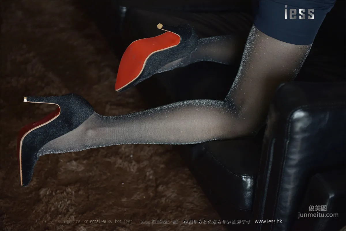 Silk Stockings Bento 106 Xiao Liu Silver Sparkle Stockings Under Uniform [IESS] Photo Set photo 64