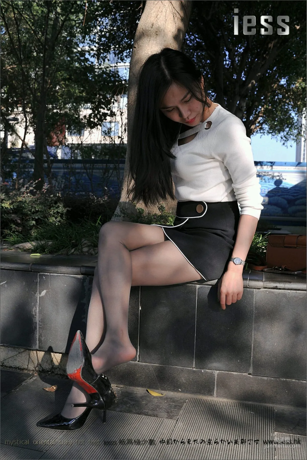 Silk Feet Bento 045 Xiao Xue, Amateur Xiao Xue's Outdoor Gray Stockings [IESS] Photo Set photo 43