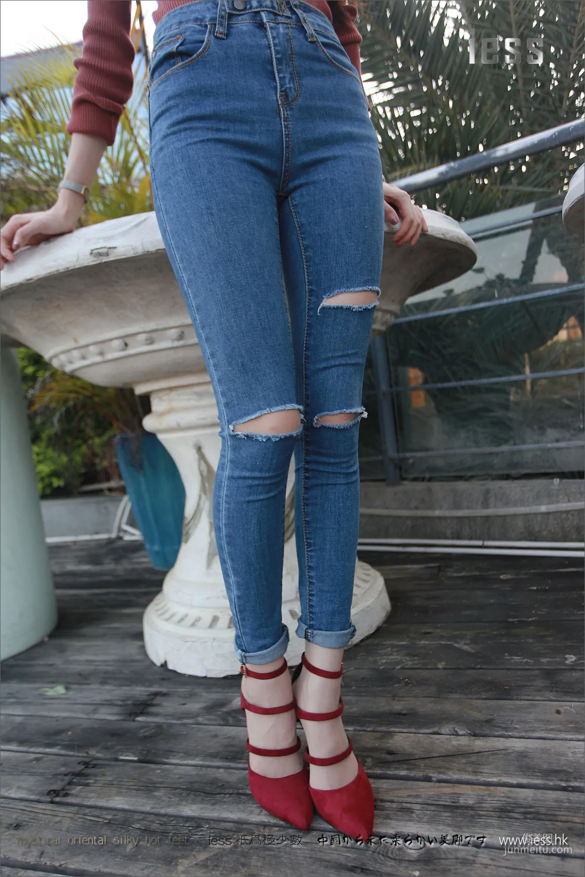 Silk Stockings Bento 102 Jia Ye, Fairy Brand Jeans and High Heels with Flesh Stockings [IESS] Photo Set photo 27
