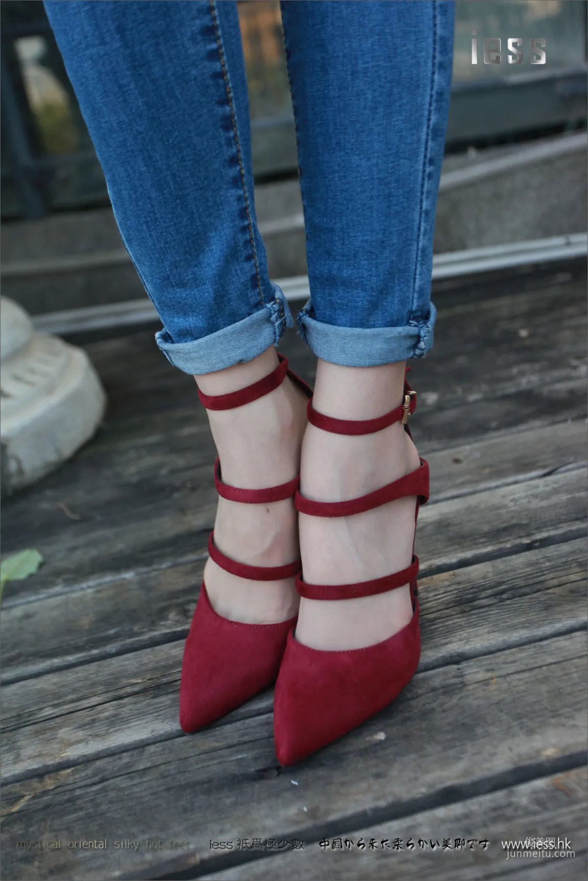 Silk Stockings Bento 102 Jia Ye, Fairy Brand Jeans and High Heels with Flesh Stockings [IESS] Photo Set photo 40