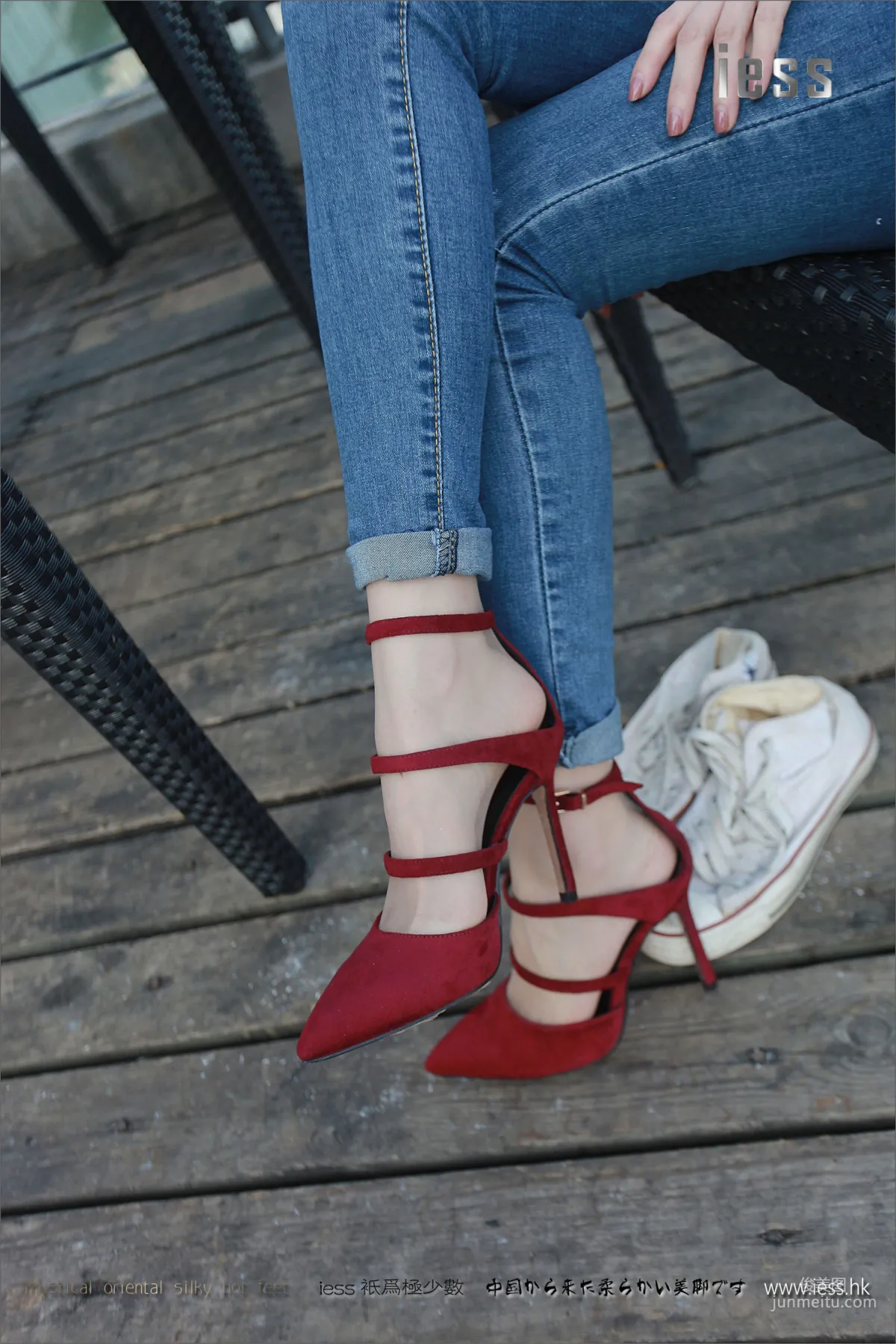 Silk Stockings Bento 102 Jia Ye, Fairy Brand Jeans and High Heels with Flesh Stockings [IESS] Photo Set photo 19